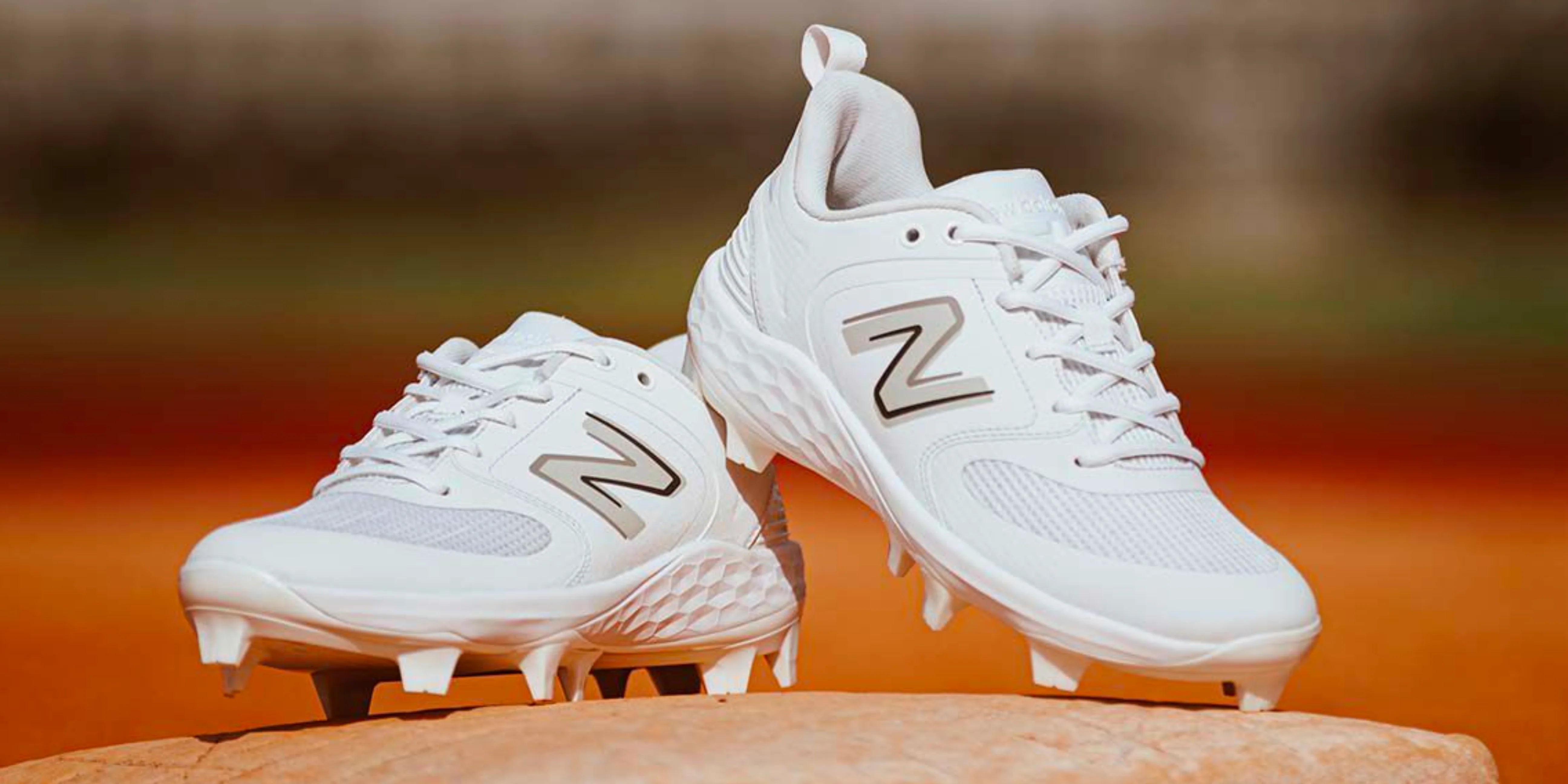 mens baseball cleats size 15